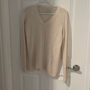 Blush v neck sweater size M